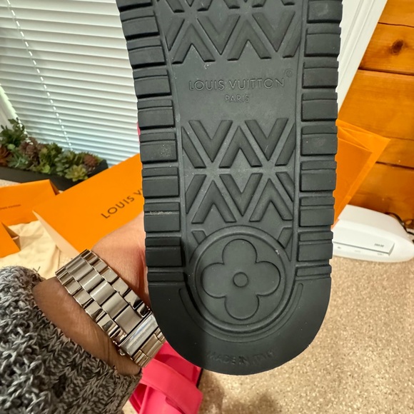 Louis Vuitton adorable pink mule sandals slides. size 8 US. Excellent condition. - Picture 2 of 16